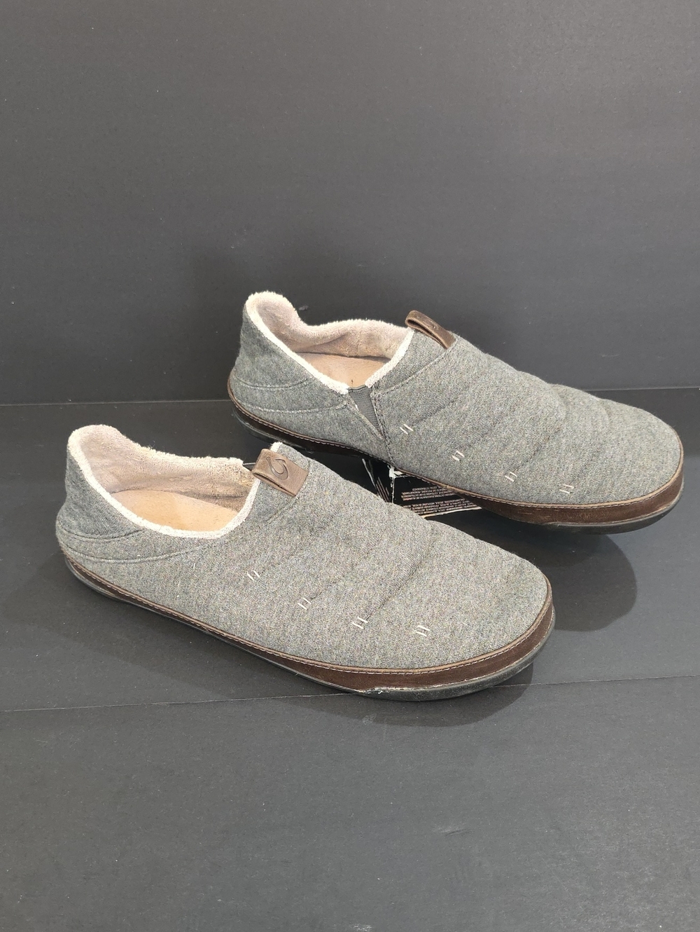 OluKai Mahana Men's Gray Quilted Slip-On Loafers Size 10